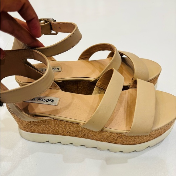 Steve Madden Beige Strappy Sandals size 9.5 - Picture 3 of 9